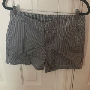 New York & Co shorts size 6